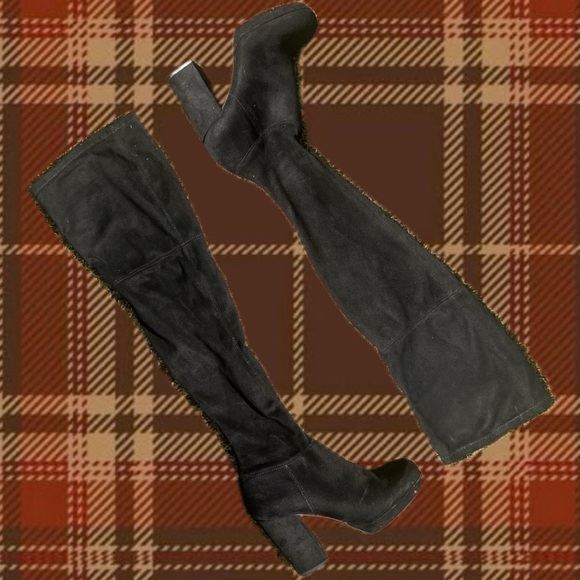 Boots - Picture 3 of 7